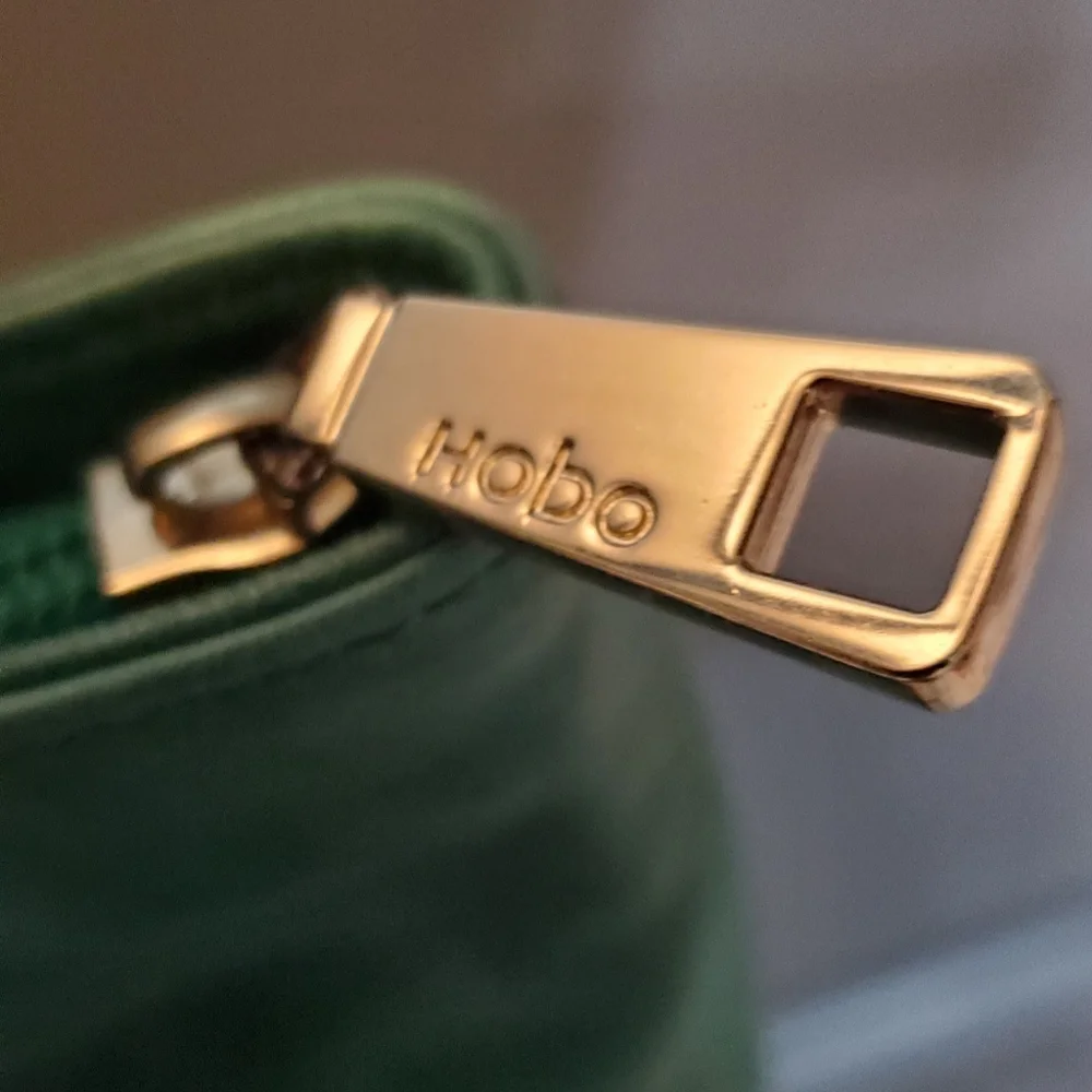 HOBO THE ORIGINAL TOTE BAG Two Tone Color Of Cow Leather ⚜️💚💙⚜️ - Picture 3 of 13